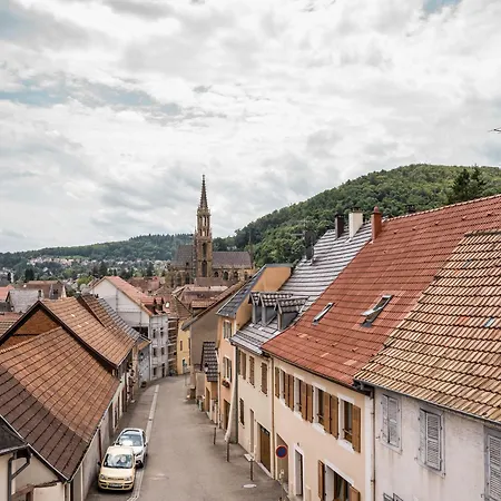 Casa de Férias Maison Renovee Au Coeur De : 3 Chambres, Cuisine Equipee, Proche Randonnees Et Alsaciennes - Fr-1-744-11 Thann